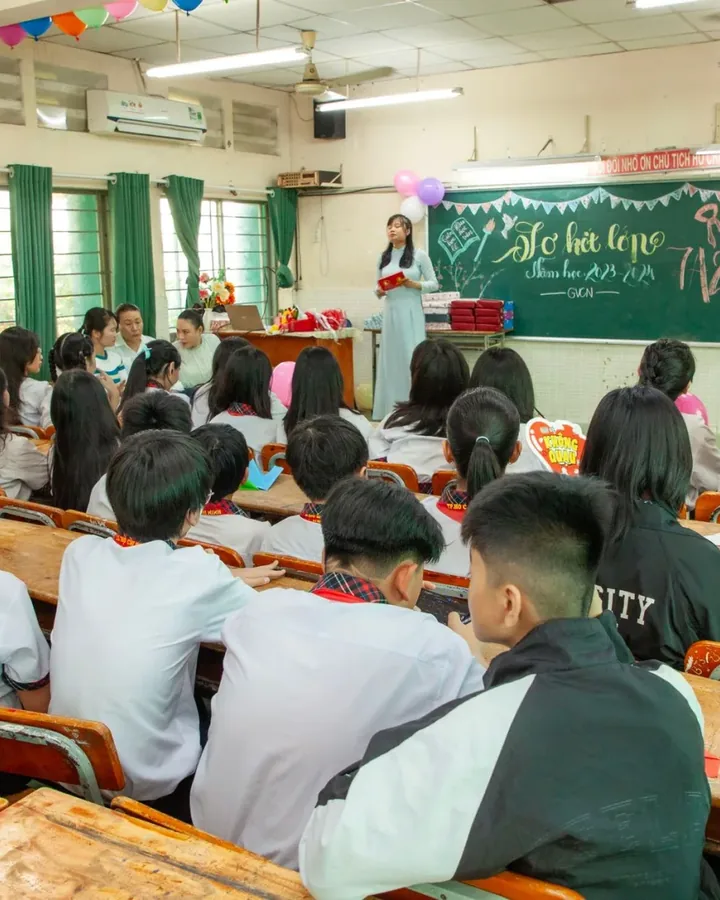 Bảng và tài liệu học tập